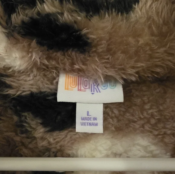 Women's Fuzzy Floral Jacket - Picture 2 of 3